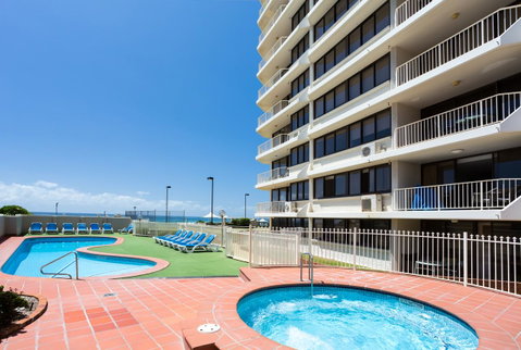 Breakers North Absolute Beachfront Apartments - Official - Geraldton Accommodation 4