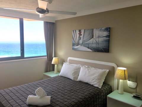 Breakers North Absolute Beachfront Apartments - Official - Geraldton Accommodation 6