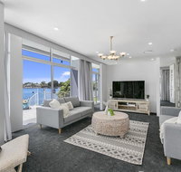 Havana Blue - Large 4 Bedroom Family Home - Geraldton Accommodation