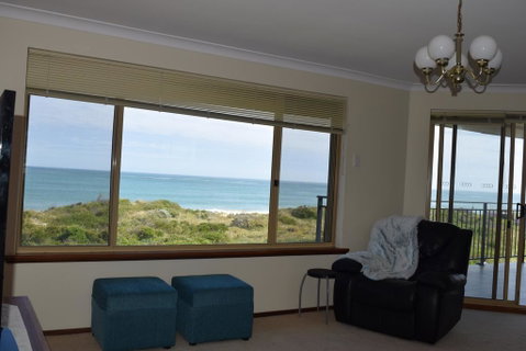 Watersun Beach House - Geraldton Accommodation 0