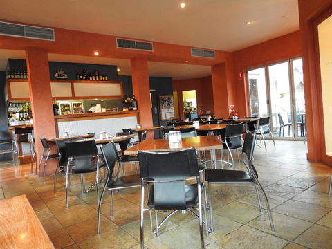 Waves Luxury Suites - Geraldton Accommodation 0