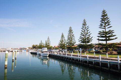 White Caps B - New Styles & Spacious Home - Geraldton Accommodation 0