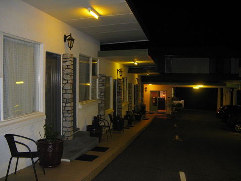 White Manor Motel - Geraldton Accommodation 0