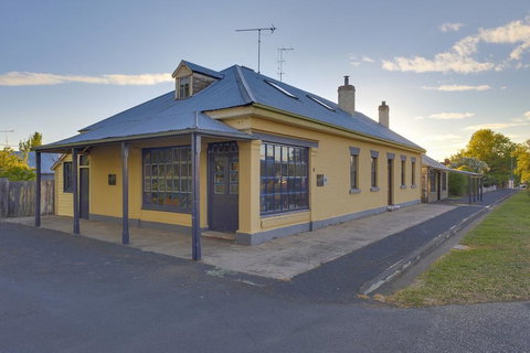 Whites Corner - Geraldton Accommodation 3