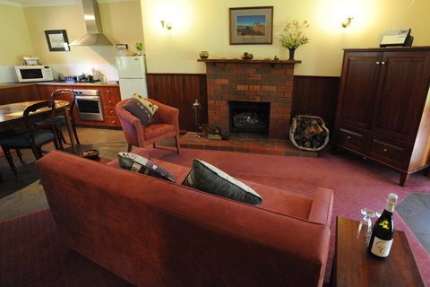 Wintarni Olives Cottage - Geraldton Accommodation 0