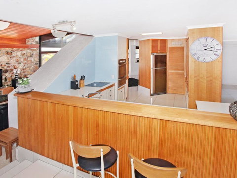 Yulunga 20 - 4 BDRM Canal Home With Pool - Geraldton Accommodation 3