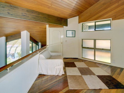 Yulunga 20 - 4 BDRM Canal Home With Pool - Geraldton Accommodation 1