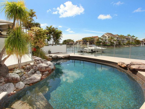 Yulunga 20 - 4 BDRM Canal Home With Pool - Geraldton Accommodation 0