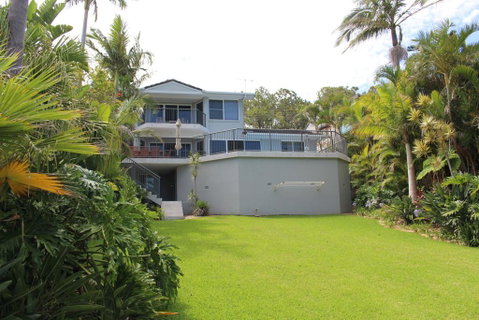 Zaffiro Beach House - Geraldton Accommodation 0