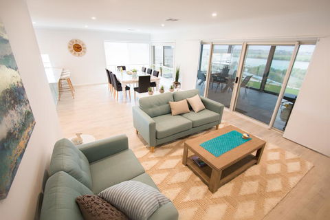 Serenity And Sweeping Murray River Views - Geraldton Accommodation 3