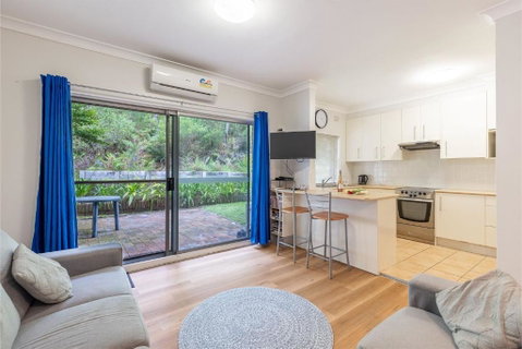 Adriana 4 Open Plan Living With Backyard - Geraldton Accommodation 0