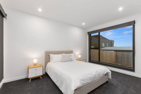 A Box Of Moonlight - Geraldton Accommodation 1