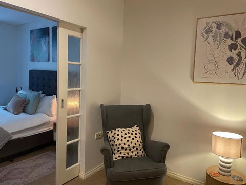 A City Oasis - Full Apartment With Balcony - Geraldton Accommodation 2