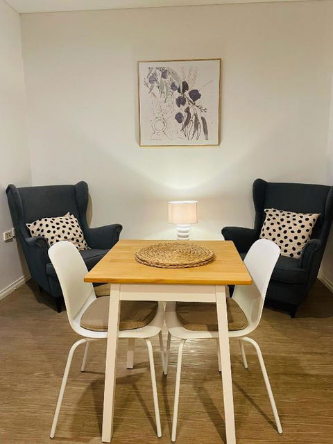 A City Oasis - Full Apartment With Balcony - Geraldton Accommodation 1