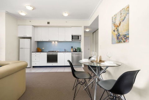 A Stylish Apt City Views Next To Darling Harbour - Geraldton Accommodation 4