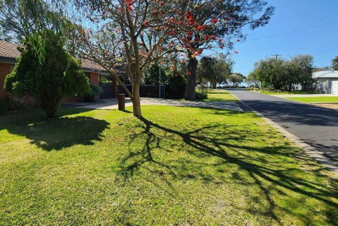 Abbey Beach Cottage - Geraldton Accommodation 2