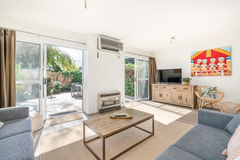 Abbys Beach Villa - Geraldton Accommodation 2