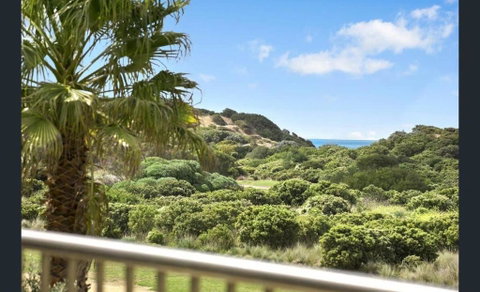 Absolute Beachfront Retreat On The Esplanade - Geraldton Accommodation 2