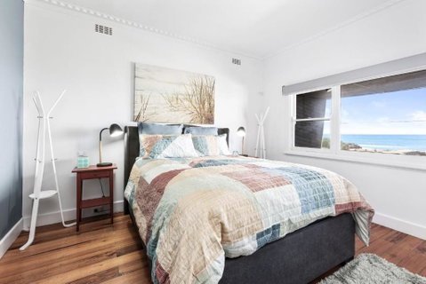 Absolute Beachfront Views Apollo Bay - Geraldton Accommodation 3