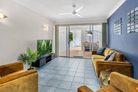 Absolute Superb Location Ocean Views Beachfront - Geraldton Accommodation 4