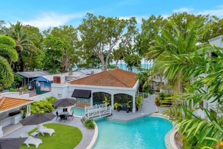 Absolute Superb Location Ocean Views Beachfront - Geraldton Accommodation 0