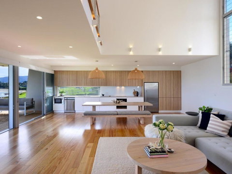 Absolute Waterfront - Geraldton Accommodation 3