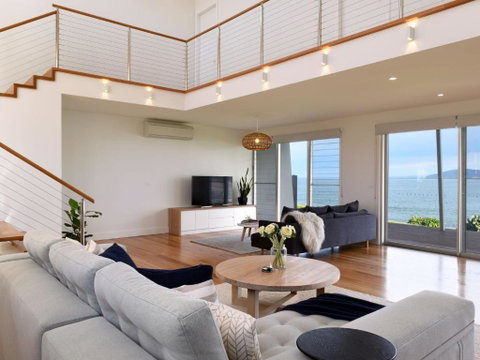Absolute Waterfront - Geraldton Accommodation 0
