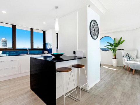 Acapulco 2 Bedroom Ocean View Surfers Paradise - CoastHM - Geraldton Accommodation 4