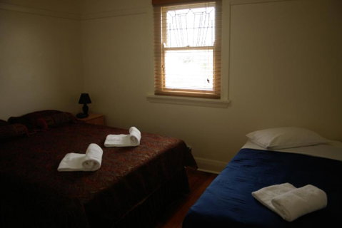 Accommodation Sydney Rockdale - 2 Bedroom Pet Friendly Budget Apartments With Balconies - Geraldton Accommodation 4