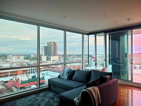 Adelaide Central Skyline Panoramic Suite - Geraldton Accommodation 0
