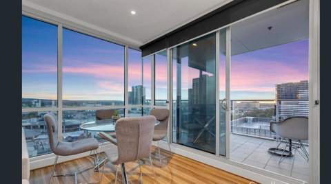 Adelaide Central Skyline Panoramic Suite - Geraldton Accommodation 2