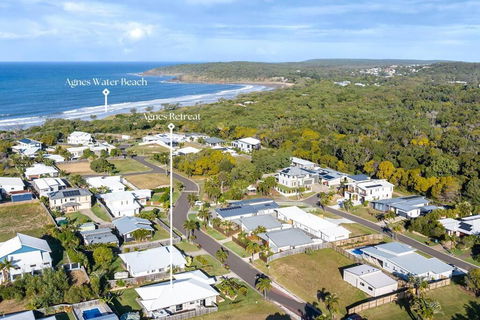 Agnes Retreat - 4 BR - 2 Min Walk To Beach - Geraldton Accommodation 3