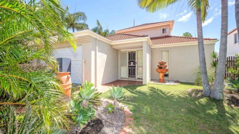 Air Conditioned Pet Friendly Canal Home With Wifi - Geraldton Accommodation 1