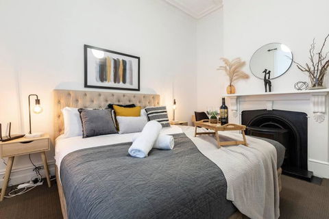 A Carlton Classic - Quaint Inner-City Getaway - Geraldton Accommodation 1