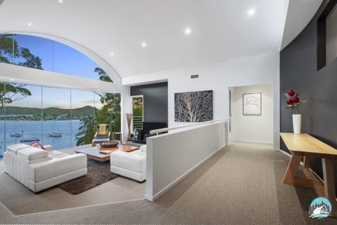 Aircabin - Daleys Point - Waterfront Retreat House - Geraldton Accommodation 4