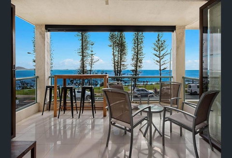 Alexandra Headland Beach - Stunning Views ZF9 - Geraldton Accommodation 0