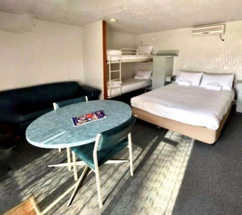 Alexandra Parklife Studio 3 - Geraldton Accommodation 2
