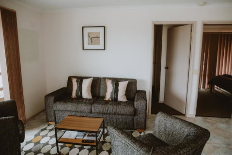 Alkoomi Chalets - Geraldton Accommodation 2