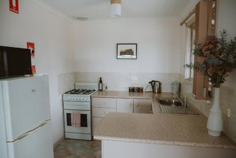 Alkoomi Chalets - Geraldton Accommodation 3