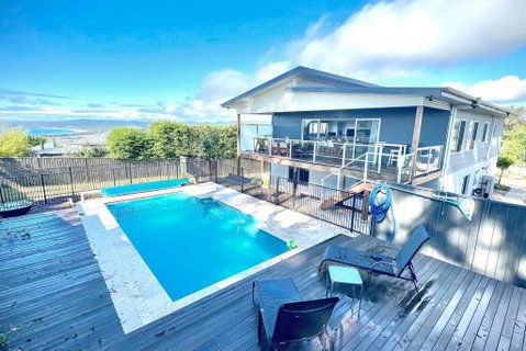 Allawah - 5 Bedroom Luxury Home With A Pool - Geraldton Accommodation 0