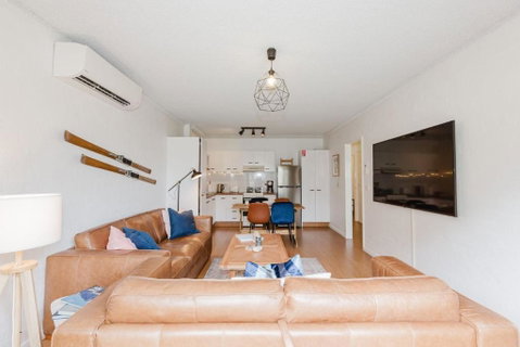 Alpine Mountain View - 24 Of 13-15 Kirwan Close - Geraldton Accommodation 0