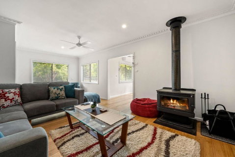 Alpine View Cottage - Geraldton Accommodation 4