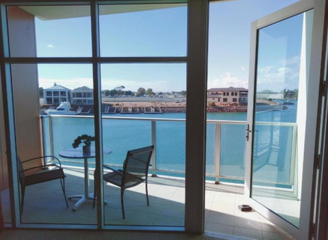 Apartment 3 Wallaroo Marina - Geraldton Accommodation 0