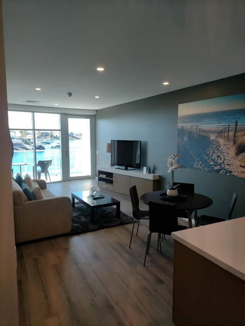Apartment 3 Wallaroo Marina - Geraldton Accommodation 1