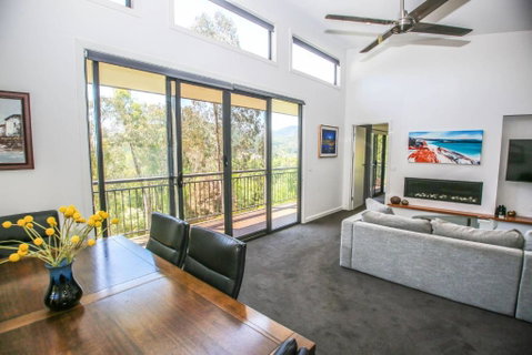 Apex Villa - Geraldton Accommodation 3