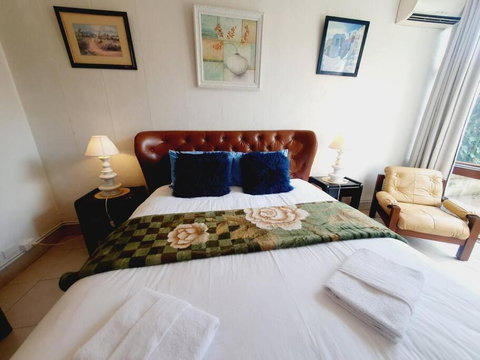 Architectural Bright Open 2B&1B Home With A Private Garden At Yarralumla - Geraldton Accommodation 2