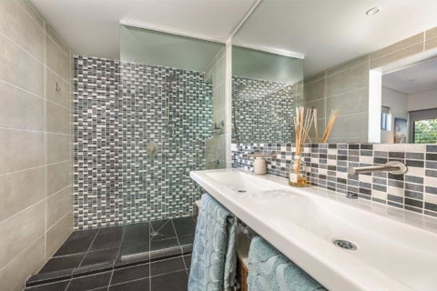 At Waves Penthouse Unit15 - Geraldton Accommodation 2