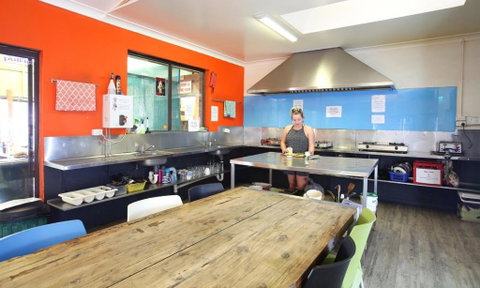 Aussitel Backpackers - Geraldton Accommodation 1