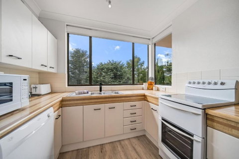 Avalanche 3 - 3BR Apartment L Central Location L Balcony L WiFi - Geraldton Accommodation 4