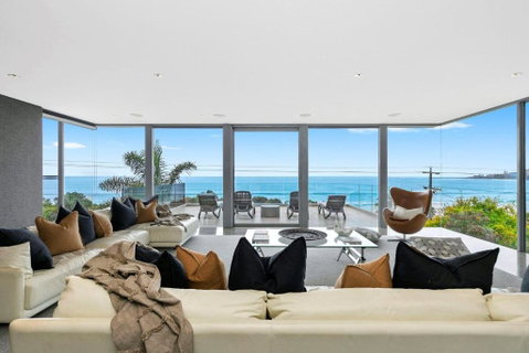 Azure - Geraldton Accommodation 0